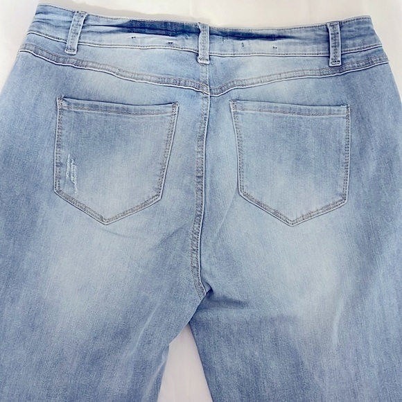 Find. Ladies jeans with hip embroidery 33X28 - Picture 14 of 15